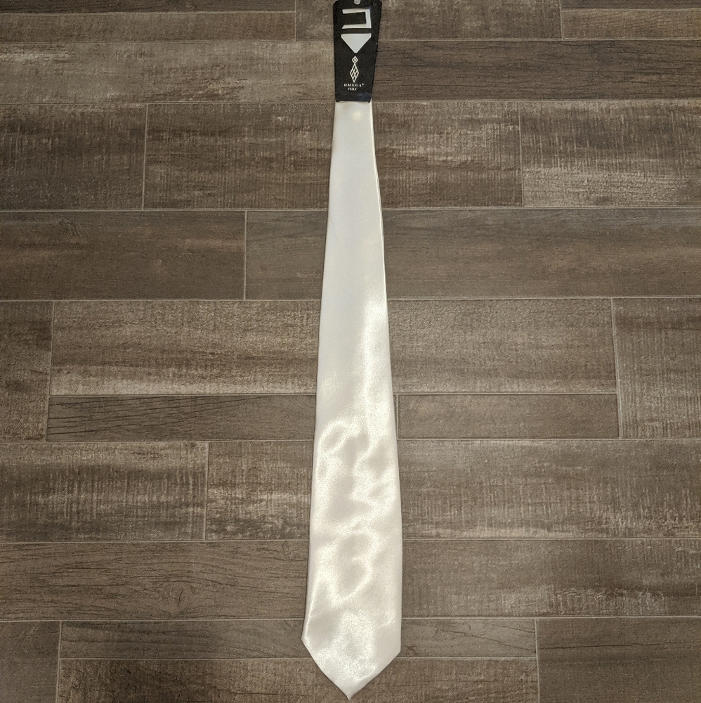 NWT Omega White Tie